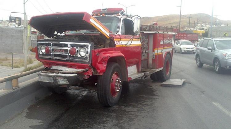 Choca carro bomba en el periférico de la Juventud