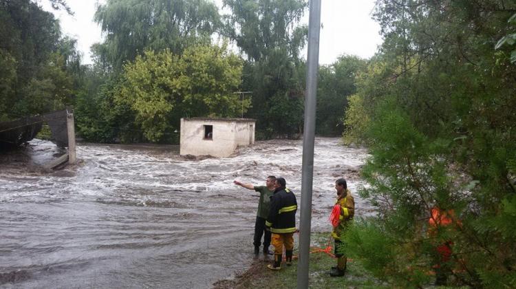 La Granja: La lluvia «se llevó» el cuartel de bomberos