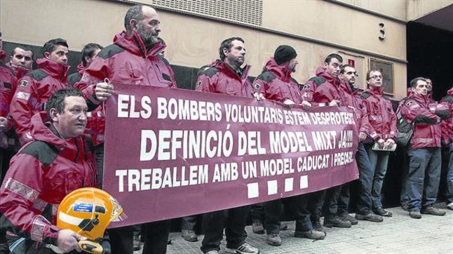 Un total de 43 jefes y subjefes de parque y de asociaciones de bomberos voluntarios han firmado su dimisión