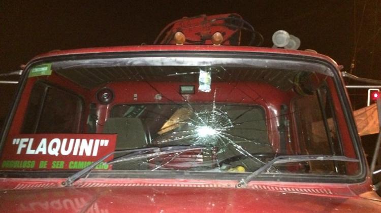 Antisociales apedrean carro bomba y cuartel de bomberos en La Serena