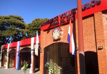 Bomberos Voluntarios de Ciudad del Este inauguran mejoras edilicias.