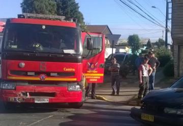 Carro de Bomberos colisionó con taxi mientras se dirigía a emergencia