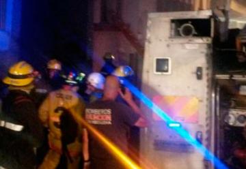 Bomberos heridos tras explosión durante incendio en un local nocturno