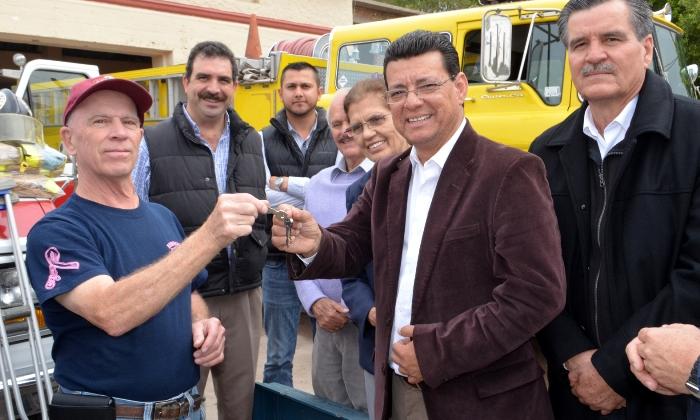 Recibe Bomberos Voluntarios Empalme ambulancia