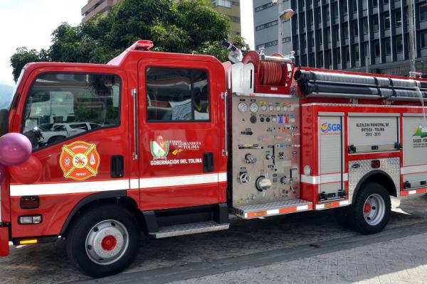 Se equipa cuerpo de bomberos de doce municipios