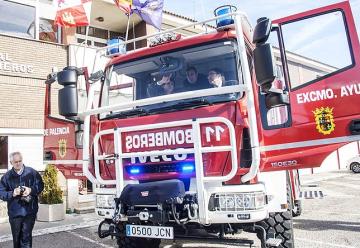 El Parque de Bomberos de Palencia reciben un nuevo camión para incendios forestales