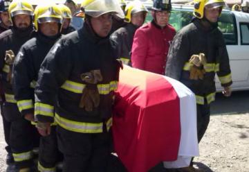 Bombero que murió en Padre Las Casas será sepultado en ceremonia mapuche