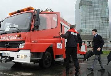 Bomberos de la Diputación han presentado el nuevo camión de puesto de mando avanzado