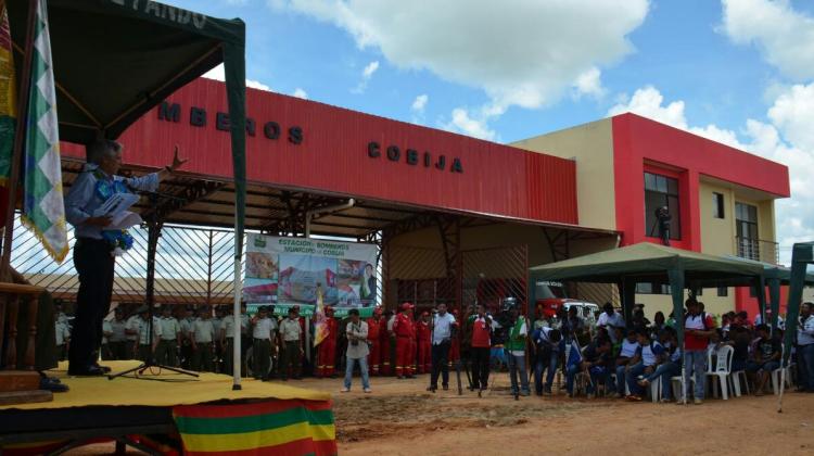 El Presidente en ejercicio inauguró la Estación de Bomberos Cobija