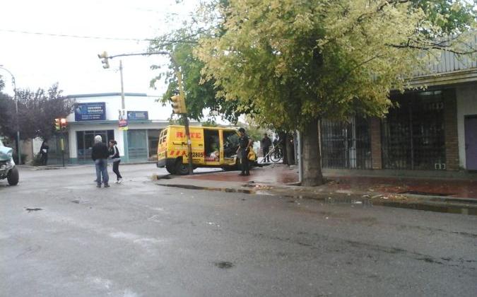 Vehículo de bomberos voluntario de Tunuyan chocó cuando iba a un rescate