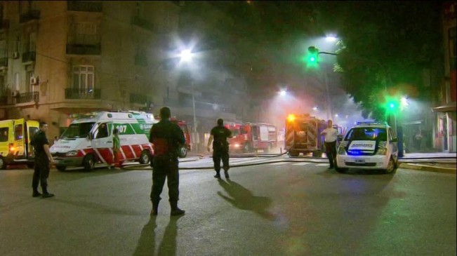 Más de 40 evacuados por un incendio en un edificio