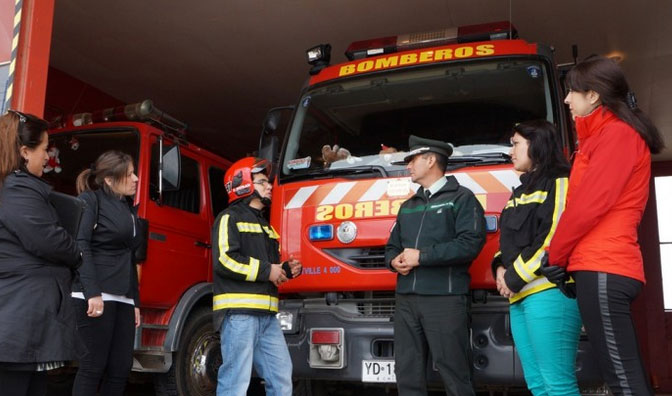 Cuerpo de Bomberos de Porvenir firmó convenio de colaboración con Gendarmería de Chile