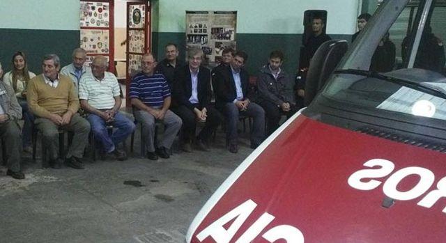 Bomberos voluntarios de San Carlos presento nueva unidad