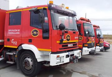 Bomberos dejan la cena puesta y arde su cocina mientras van a atender un aviso