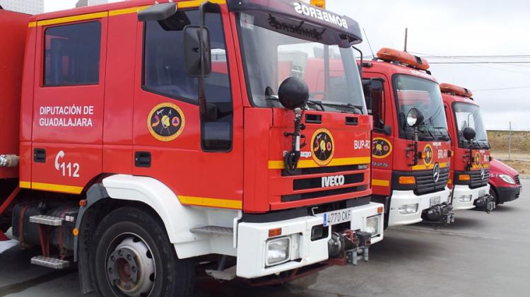 Bomberos dejan la cena puesta y arde su cocina mientras van a atender un aviso