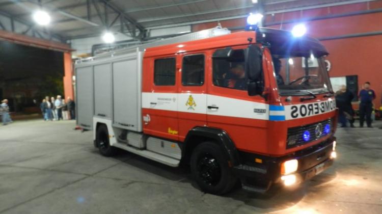 Bomberos de Florencio Varela recibieron autobomba nuevo