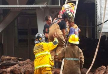 Tres bomberos mueren en un silo en Paraguay