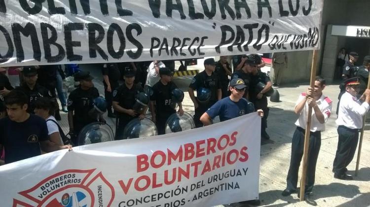 Rechazan una acción de amparo de la (Feabv) contra el Estado provincial.