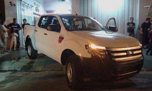 Bomberos Voluntarios de Cruz Alta recibió una nueva camioneta para la Institución.