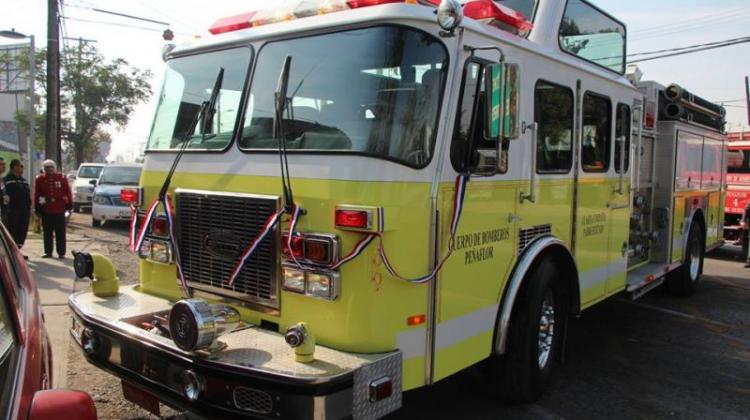 Nuevo carro de Bomberos Americano para la Cuarta Compañía Peñaflor