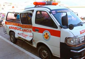 Ambulancia de la Compañía de Bomberos Voluntarios de la Esperanza sufre accidente