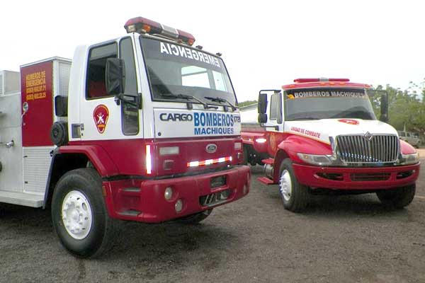 Bomberos de Machiques repotencian camión cisterna y unidad de rescate