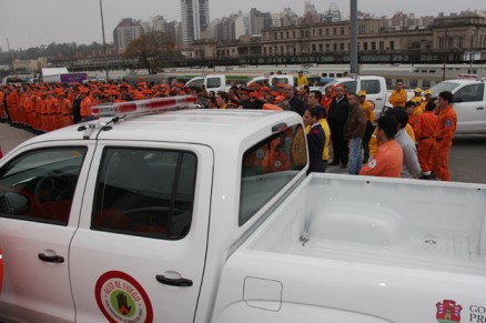 La Gobernación entrega móviles y equipamiento a bomberos policiales y voluntarios