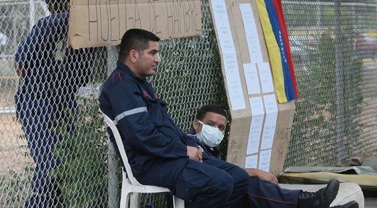Dos bomberos inician huelga de hambre