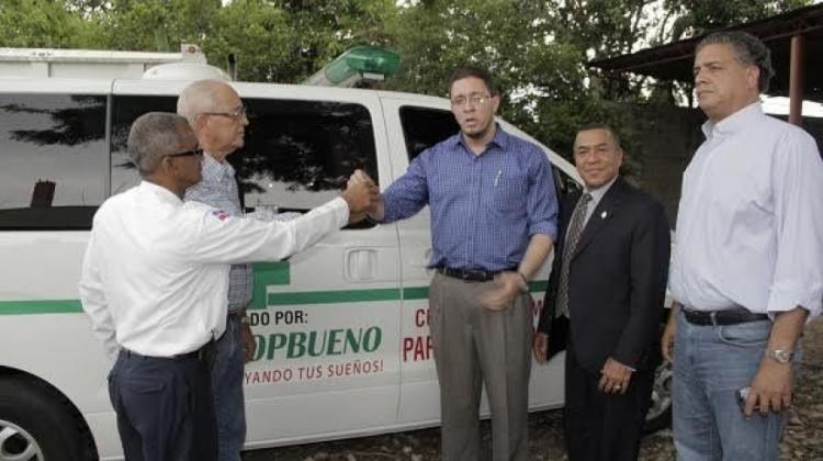 Coopbueno entrego una ambulancia al Cuerpo de Bomberos de Partido