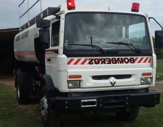 Bomberos Voluntarios María Grande incorporó una nueva unidad cisterna