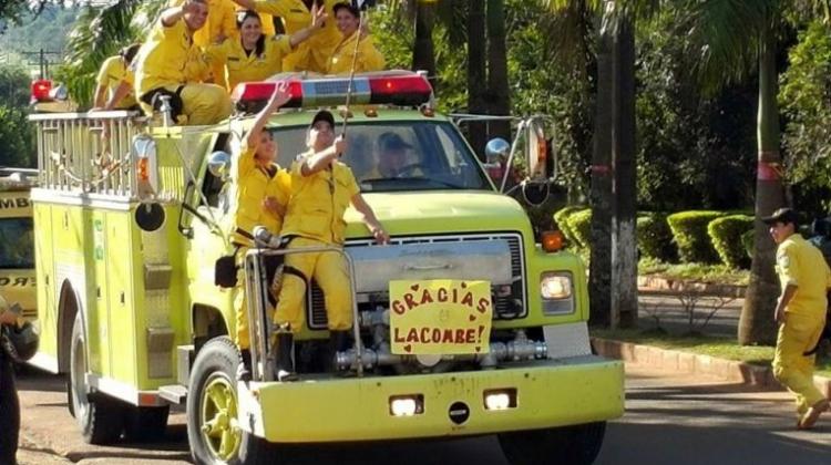 Bomberos de Caazapá reciben autobomba