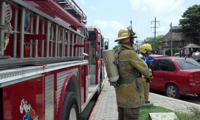 Se suma una pipa al equipo de Bomberos de Tulum