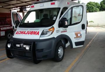 Heroico Cuerpo de Bomberos de Juchitan, recibe una ambulancia tipo 2