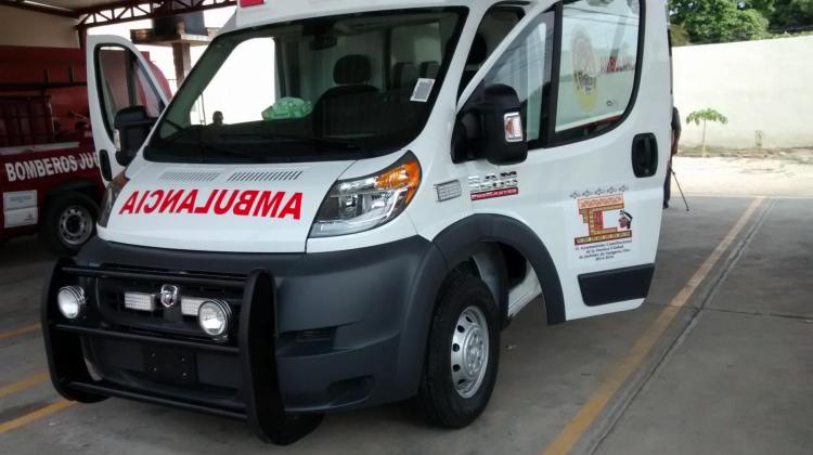 Heroico Cuerpo de Bomberos de Juchitan, recibe una ambulancia tipo 2