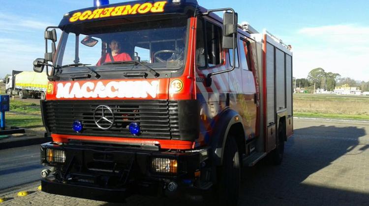 Bomberos Voluntarios de Macachín presentó nueva autobomba