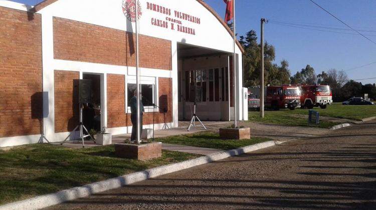 El cuartel de bomberos voluntarios de Espartillar lleva el nombre de Carlos Barrera