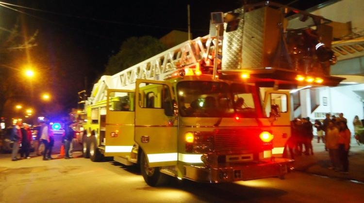 Bomberos Esperanza dio la bienvenida a una nueva autobomba