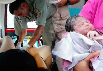 Mujer da a luz en ambulancia del Cuerpo de Bomberos en Tegucigalpa
