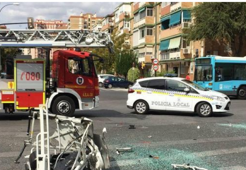 Fuerte accidente entre un camión de bomberos y un autocar