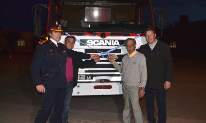 Bomberos Voluntarios de Tornquist celebró el 54º aniversario e incorporo nuevo camion cisterna