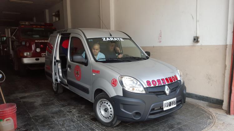 Bomberos de Zarate ya utiliza la nueva ambulancia