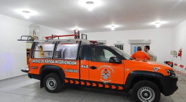 Bomberos Voluntarios de Brinkmann presentaron la nueva unidad de rescate rápido.