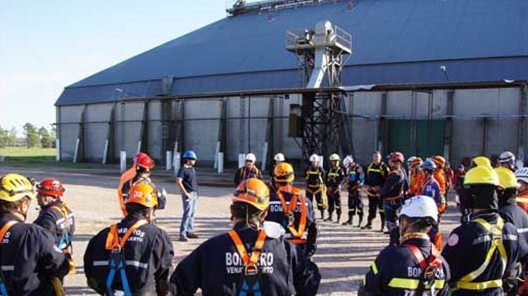 Bomberos dio un taller sobre siniestros y riesgos en agroindustrias