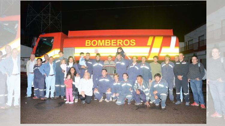 Bomberos Voluntarios de Rivadavia con un nuevo cisterna