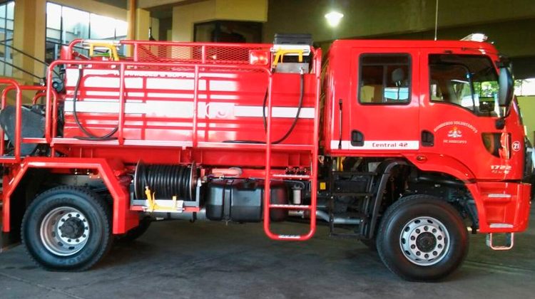 Bomberos celebró su 65º aniversario y presentó la nueva unidad