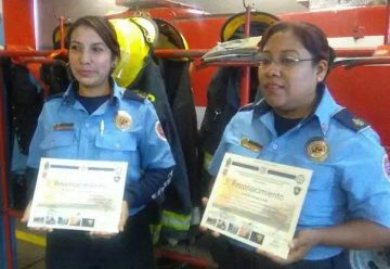 Se capacitan mujeres bombero