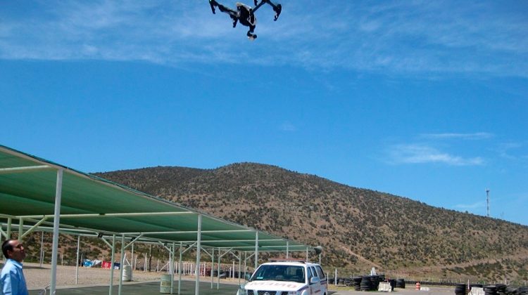 Bomberos de Río Hurtado exhibe dron para rescate
