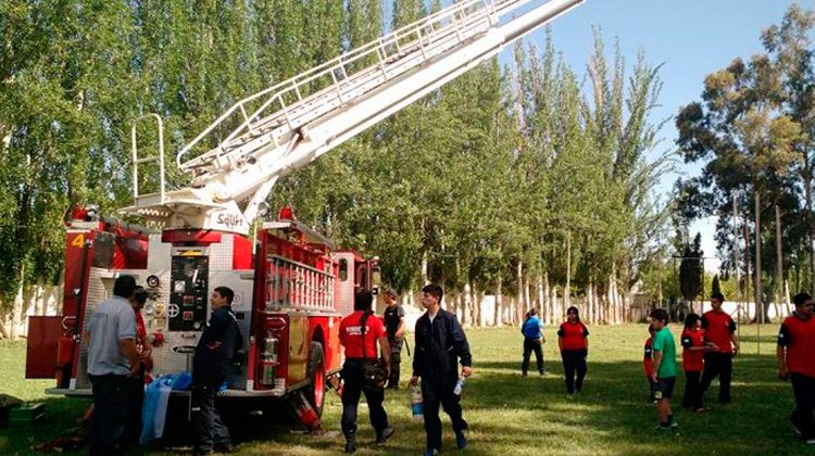 Futuros bomberos se entrenaron en Cipolletti