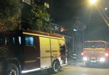 Bomberos de Villa Maria realizaron un simulacro de incendio en altura