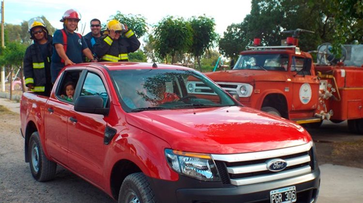Nueva camioneta para Bomberos del Puerto de SAE